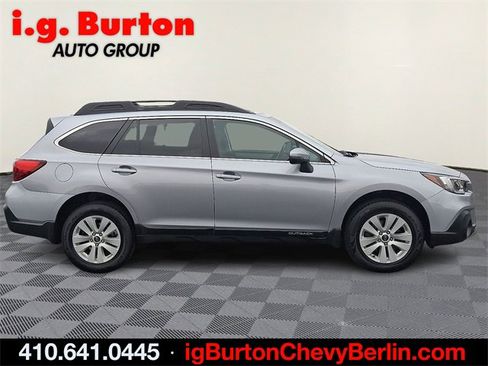 Used 2018 Subaru Outback 2.5i Premium image 7