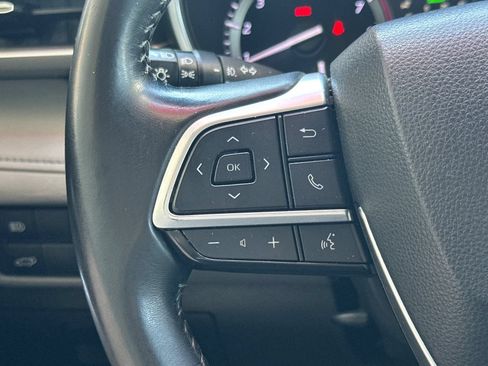 Used 2022 Toyota Highlander XLE AWD/4WD image 28