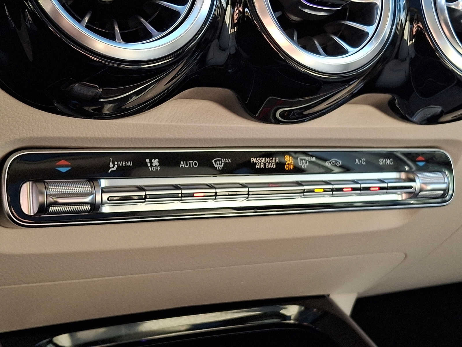 Certified 2023 Mercedes-Benz GLB 250 4MATIC image 14