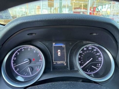 Used 2018 Toyota Camry LE image 39