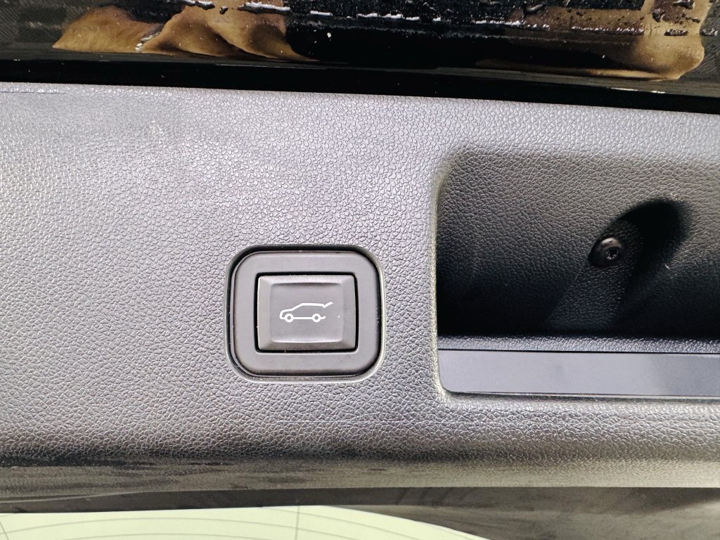 Used 2024 Chevrolet Equinox EV RS FWD image 26