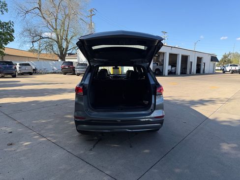 Used 2023 Chevrolet Equinox RS FWD image 33