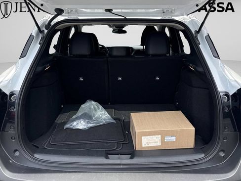 Certified 2025 Nissan Kicks SR AWD/4WD image 17