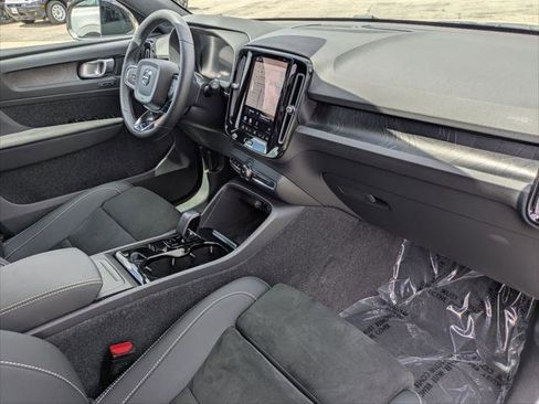 Used 2023 Volvo XC40 Recharge Ultimate AWD/4WD image 24
