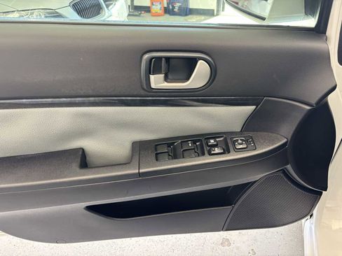 Used 2011 Mitsubishi Galant SE image 21