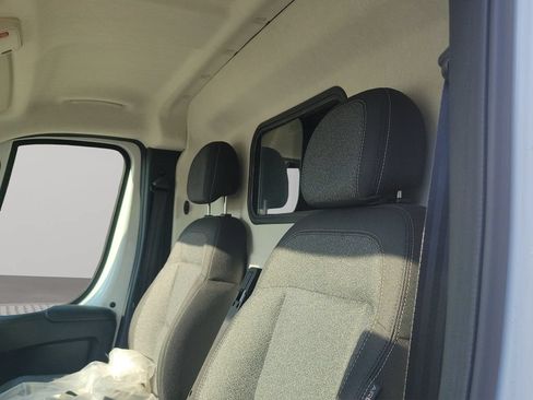 Used 2025 RAM ProMaster 2500 w/ Safety Group FWD image 4