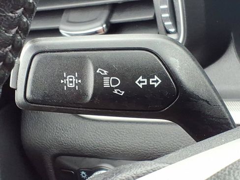 Used 2023 Ford Explorer XLT w/ Equipment Group 202A AWD/4WD image 27