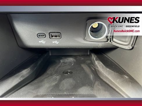 New 2026 Buick Envista Sport Touring w/ Convenience I Package FWD image 33