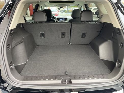 Used 2024 GMC Terrain Denali w/ Black Diamond Edition image 14