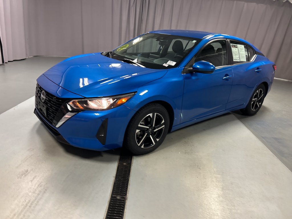 Used 2025 Nissan Sentra SV FWD image 3