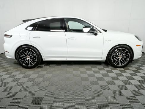 New 2026 Porsche Cayenne E-Hybrid Coupe image 30