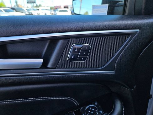 Used 2017 Ford Edge Titanium AWD/4WD image 18