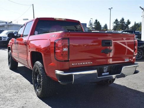 Used 2018 Chevrolet Silverado 1500 LT w/ LT Eassist Package image 3