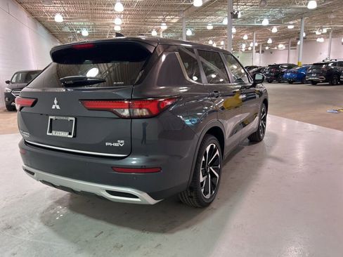 New 2025 Mitsubishi Outlander SE image 7