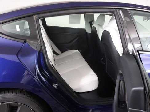 Used 2023 Tesla Model 3 Standard Range RWD image 31