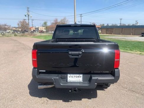 Used 2025 Toyota Tacoma SR image 6