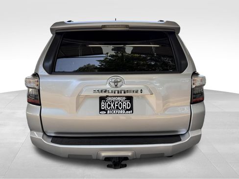 Used 2022 Toyota 4Runner SR5 Premium w/ Moonroof Package AWD/4WD image 6