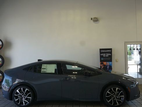 New 2026 Toyota Prius Plug-In Hybrid FWD image 17