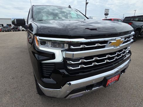 New 2026 Chevrolet Silverado 1500 LTZ w/ Z71 Off-Road Package AWD/4WD image 12