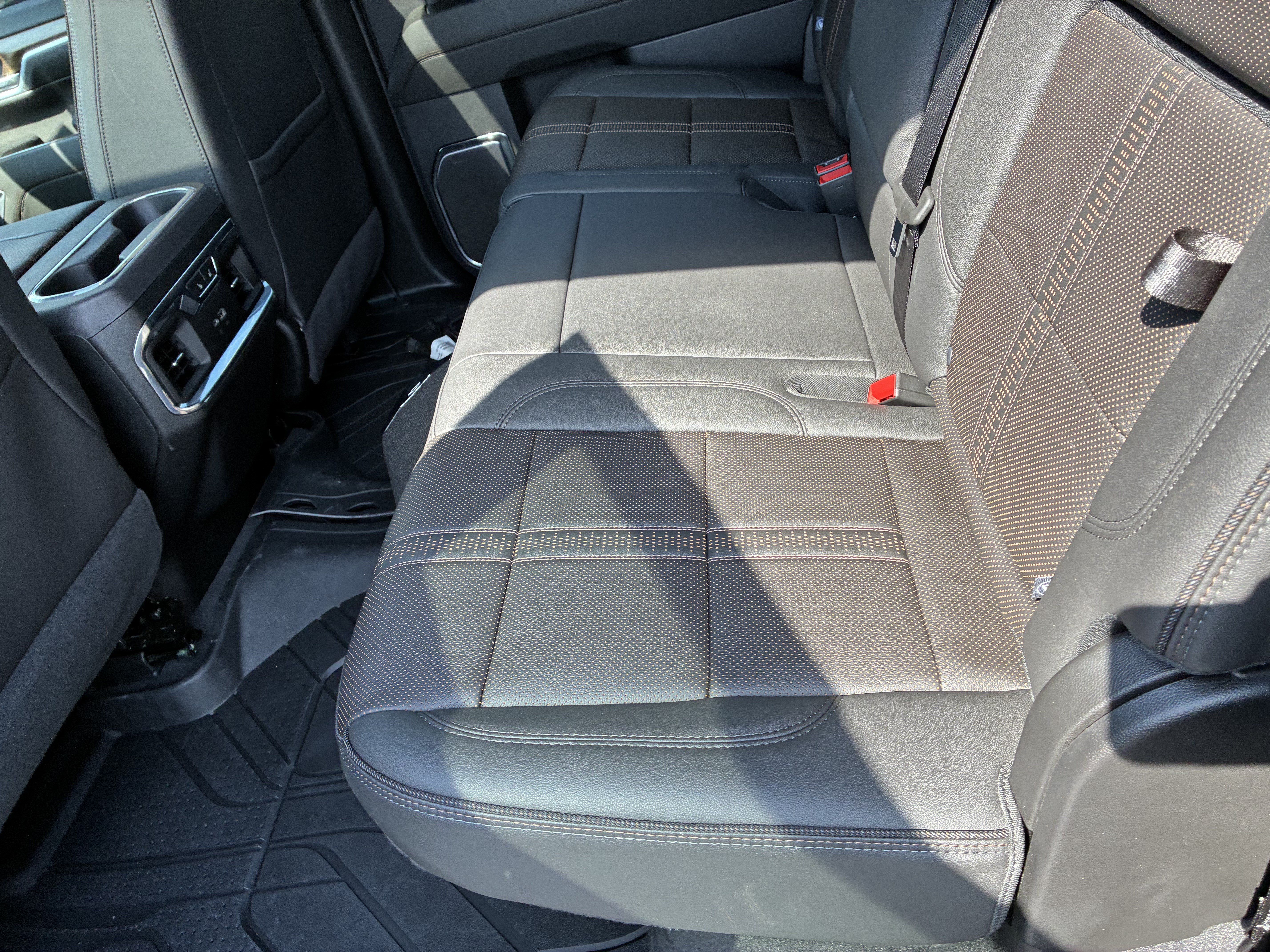 Used 2025 Chevrolet Silverado 3500 High Country w/ High Country Premium Package AWD/4WD image 17
