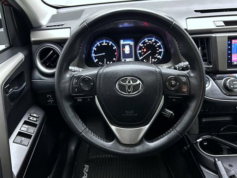Used 2018 Toyota RAV4 XLE FWD image 11
