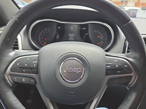 Used 2020 Jeep Grand Cherokee Altitude AWD/4WD image 11