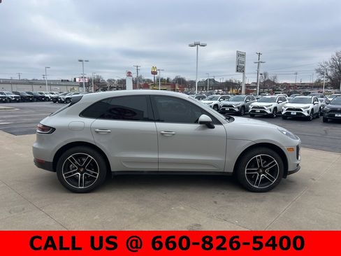 Used 2020 Porsche Macan image 3