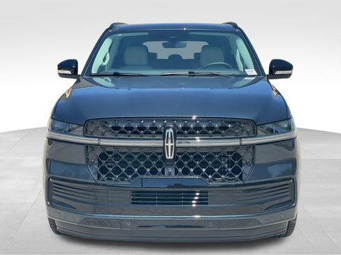 New 2026 Lincoln Navigator Reserve w/ Jet Appearance Package AWD/4WD image 8