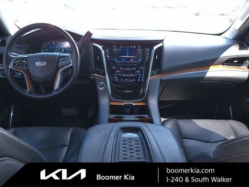 Used 2016 Cadillac Escalade Luxury AWD/4WD image 9