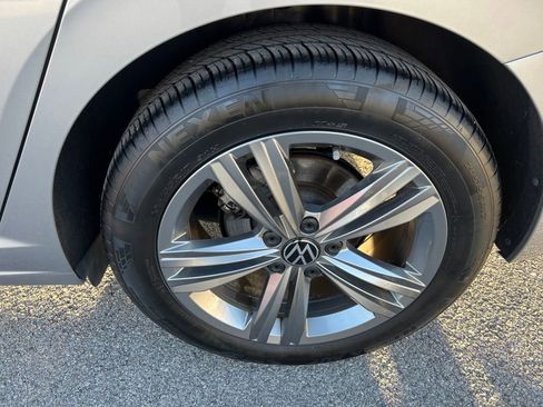 Used 2024 Volkswagen Jetta SE image 13