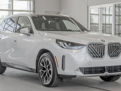 Used 2025 BMW X3 xDrive30i w/ M Sport Package AWD/4WD image 21