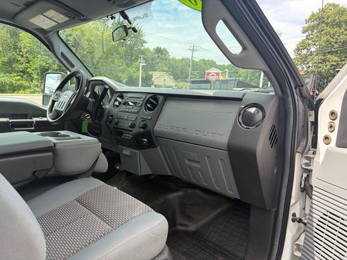 Used 2016 Ford F250 XL w/ XL Appearance Package AWD/4WD image 26