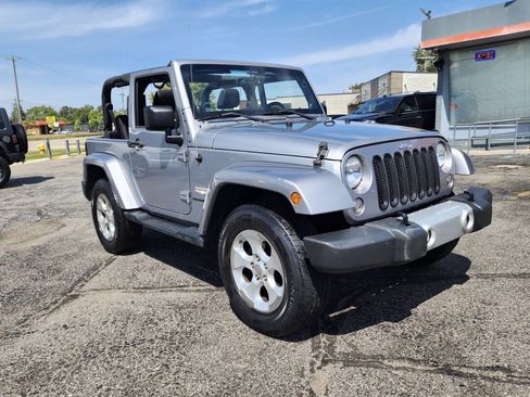 Used 2014 Jeep Wrangler Sahara AWD/4WD image 11