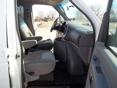 Used 1999 Ford E-350 and Econoline 350 XL RWD image 12