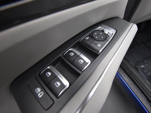 Used 2023 Kia Sorento S w/ Panoramic Sunroof Package image 13