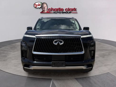 Used 2025 INFINITI QX80 Sensory AWD/4WD image 3