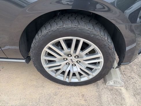 Used 2024 Ford Expedition Platinum image 2