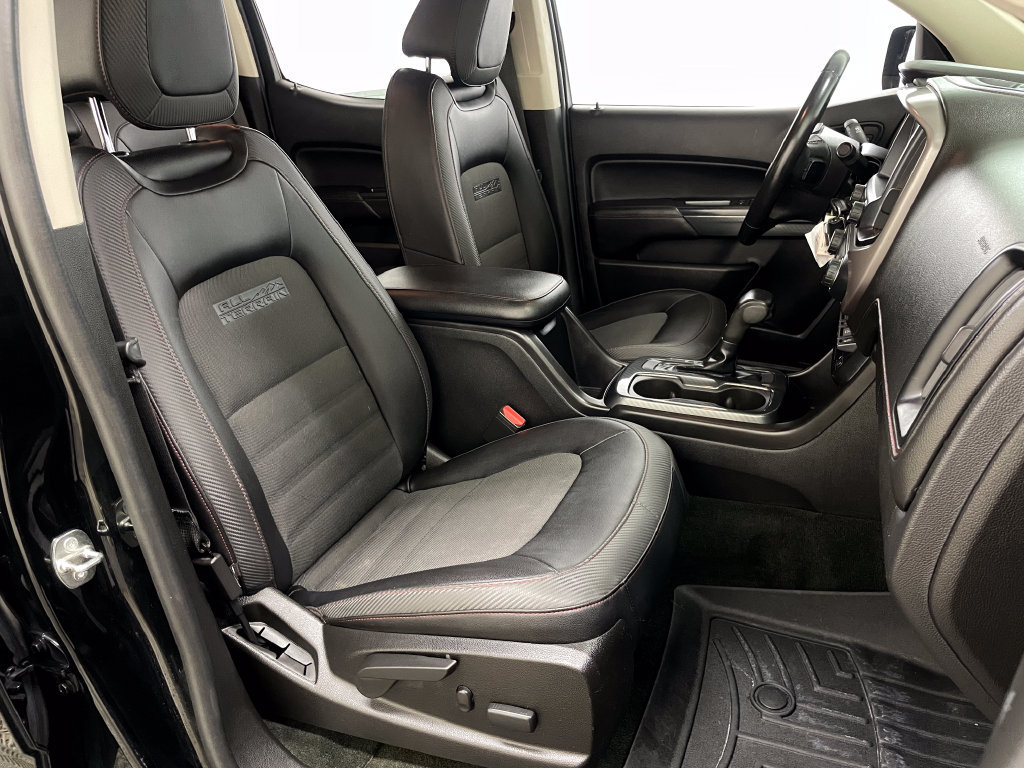 Used 2016 GMC Canyon SLE w/ All Terrain Package AWD/4WD image 38