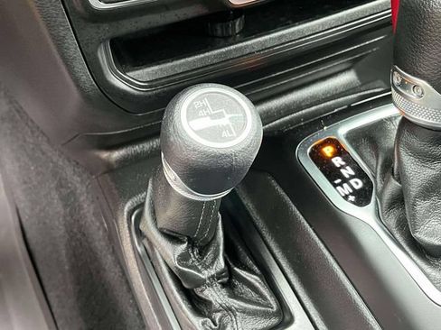 Used 2022 Jeep Wrangler Unlimited Sport AWD/4WD image 33