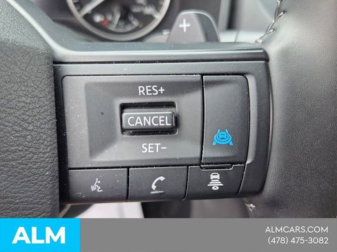 Used 2025 Nissan Rogue SV FWD image 23