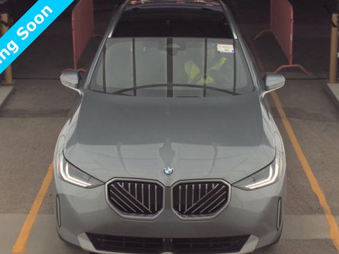 Used 2025 BMW X3 xDrive30i w/ Convenience Package image 2