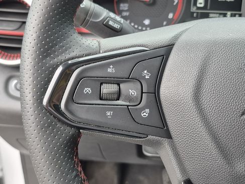Used 2025 Chevrolet Trax RS w/ Driver Confidence Package FWD image 29