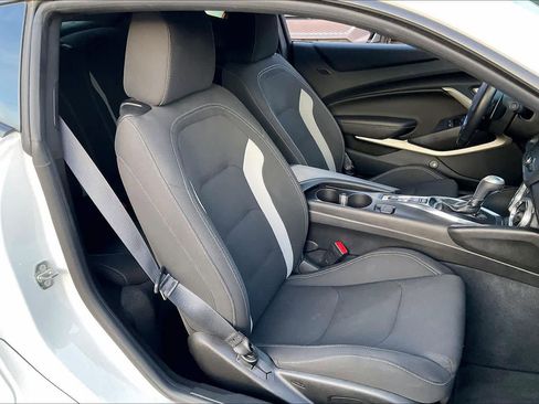 Used 2018 Chevrolet Camaro LT w/ RS Package image 9