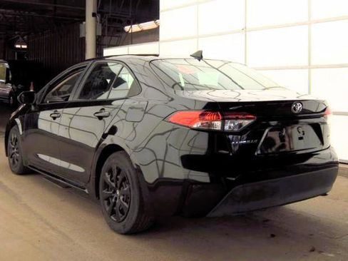 Used 2022 Toyota Corolla LE FWD image 6