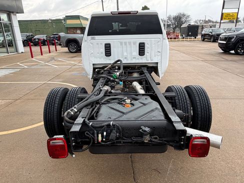 Used 2024 GMC Sierra 3500 Pro w/ Convenience Package image 21