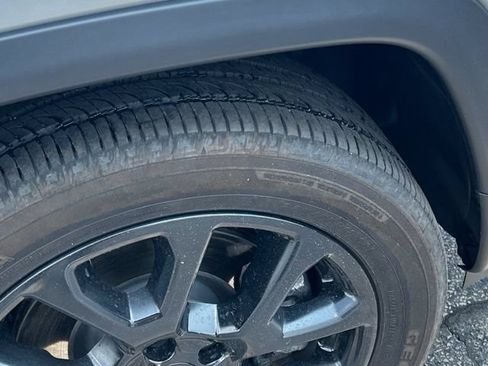 Used 2025 Jeep Compass Limited AWD/4WD image 14