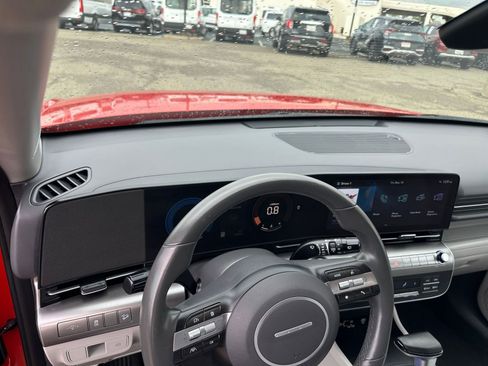 Used 2025 Hyundai Kona SEL image 34