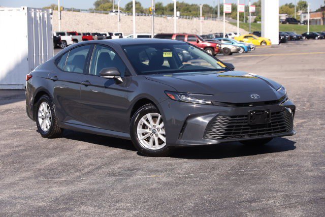 Used 2025 Toyota Camry LE FWD image 2
