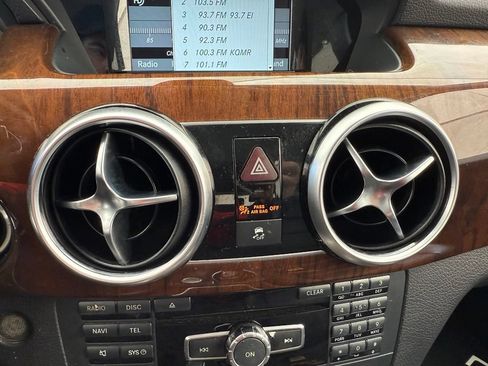 Used 2015 Mercedes-Benz GLK 350 2WD image 18