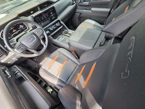 Used 2025 GMC Sierra 2500 AT4 w/ AT4 Premium Plus Package AWD/4WD image 13